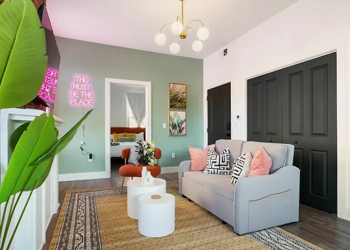 Comfor -stylish 1br+kingbed+new Reno *
